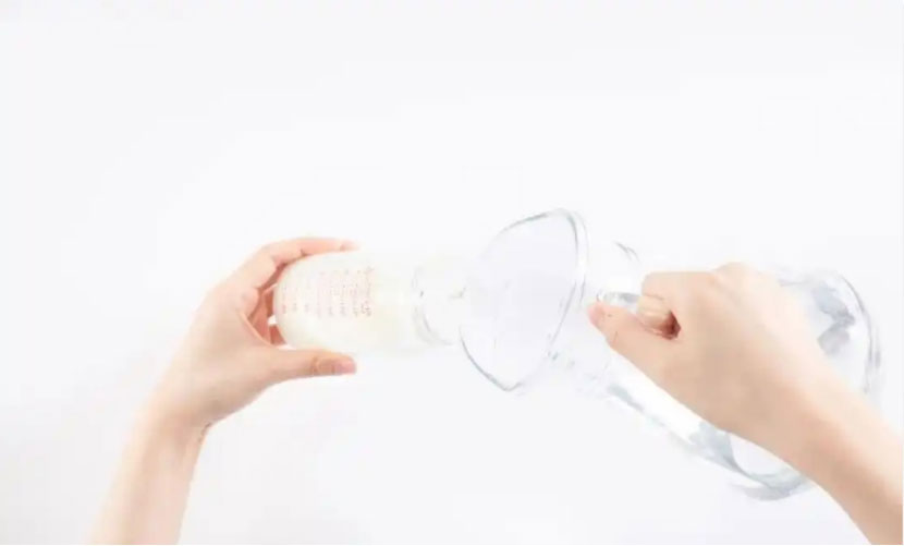 5A净水云仓净水器提醒你：冲奶粉用水有讲究